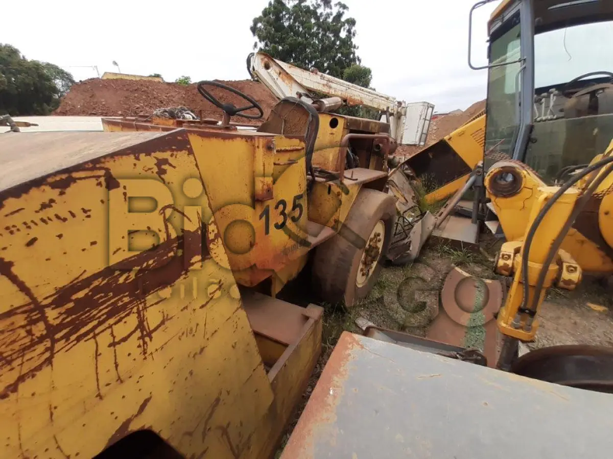 LOTE 016 - ROLO COMPACTADOR MULLER Ano/modelo: 1986/1986 