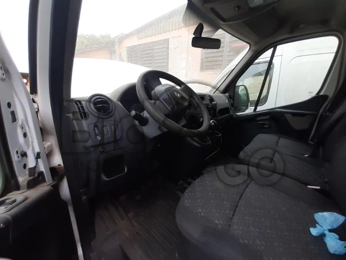 LOTE 031 - CAMINHONETE RENAULT/MASTER MARIMAR A Ano/modelo: 2013/2014