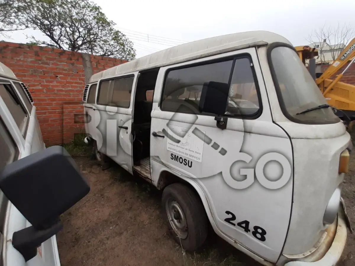 LOTE 002 - CAMIONETA VW/KOMBI Ano/modelo:2008/2008