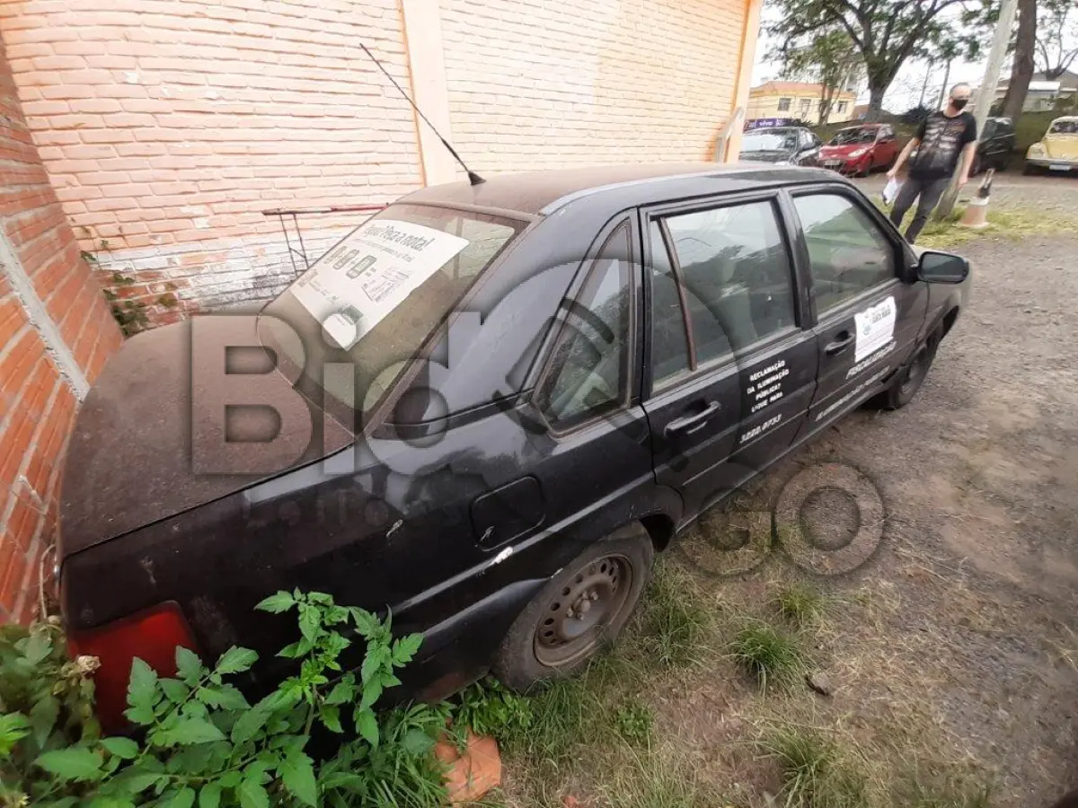 LOTE 043 - AUTOMÓVEL VW/SANTANA 2.0 Ano/modelo: 2005/2005