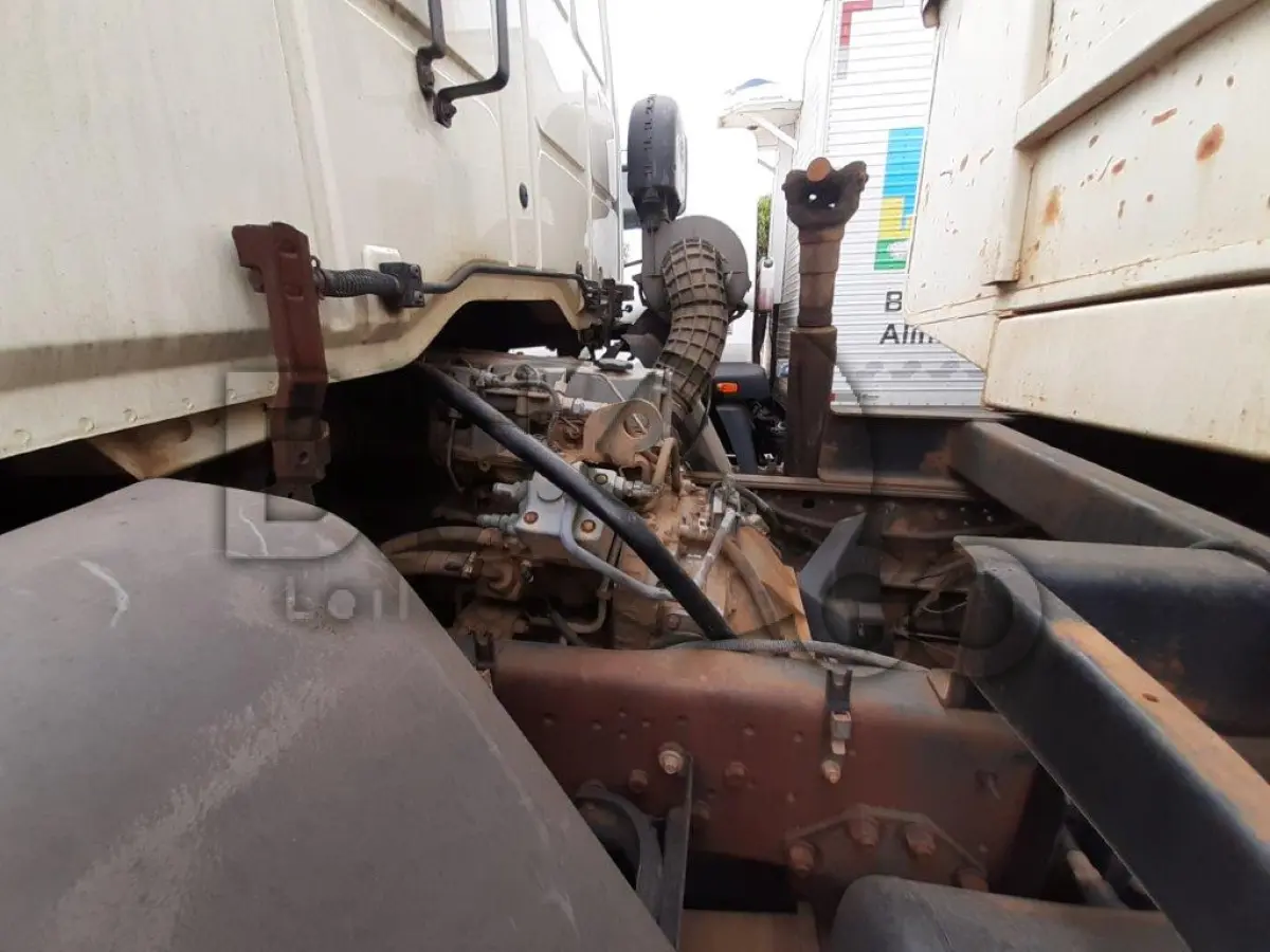 LOTE 024 - CAMINHÃO FORD/CARGO 2428 E Ano/modelo: 2010/2011