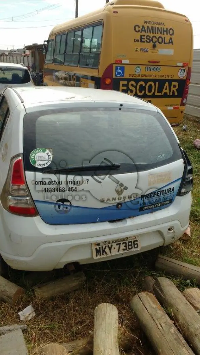 LOTE 002 - RENAULT/SANDERO EXP 16HP, Fab/Mod: 2013/2014