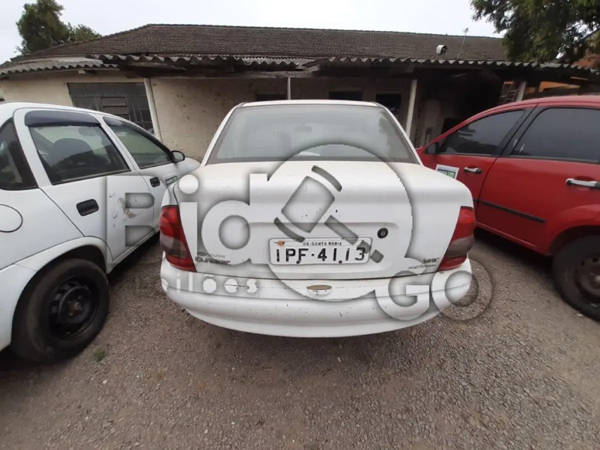 LOTE 046 - AUTOMÓVEL I/GM CLASSIC LIFE Ano/modelo: 2008/2009