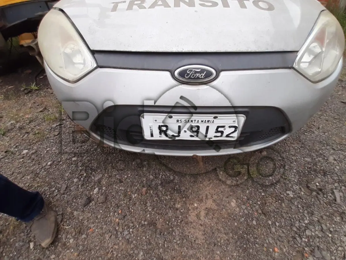 LOTE 042 - AUTOMÓVEL FORD/FIESTA 1.6 FLEX Ano/modelo: 2010/2011