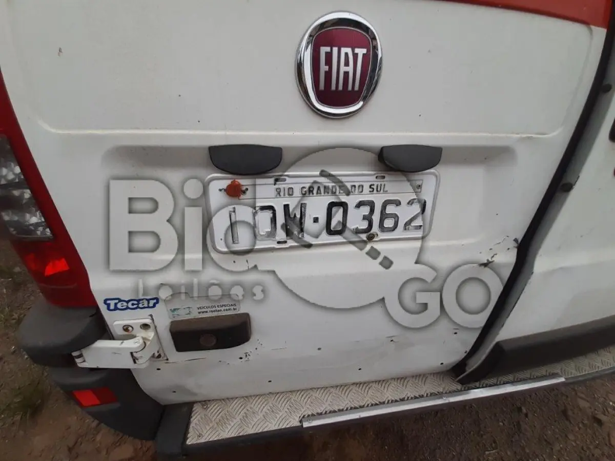 LOTE 033 - CAMIONETE FIAT/DUCATO MC RONTANAMB Ano/modelo: 2010/2011