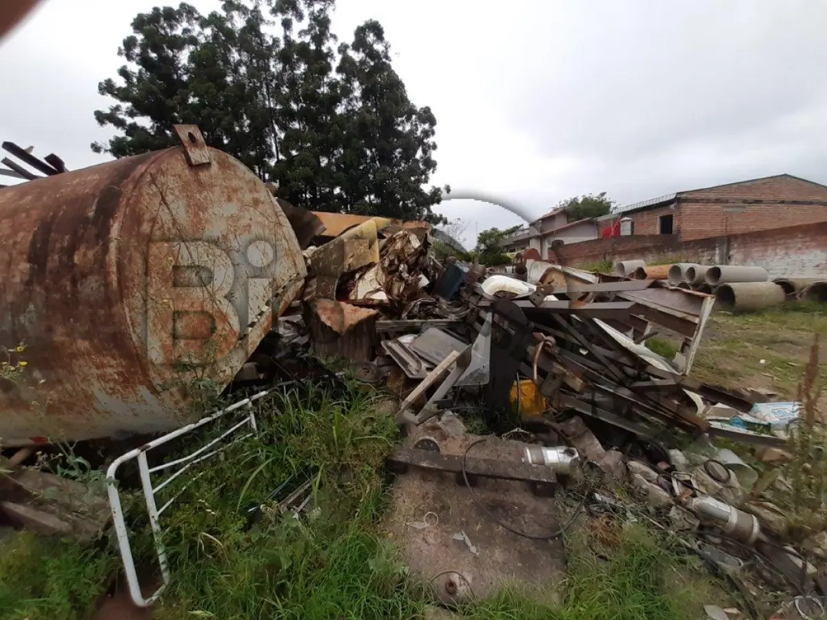 LOTE 039 - SUCATA DIVERSAS 