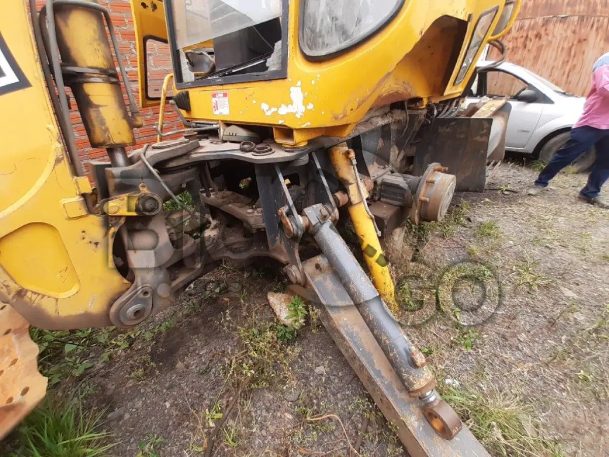 LOTE 023 - RETROESCAVADEIRA RANDON Ano/modelo: 2011/2011