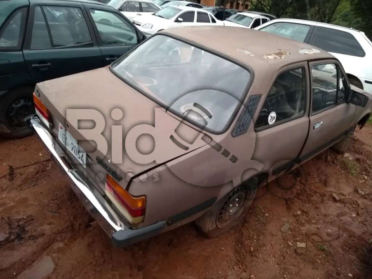 LOTE 272 - SUCATAS AUTOMOTIVAS
