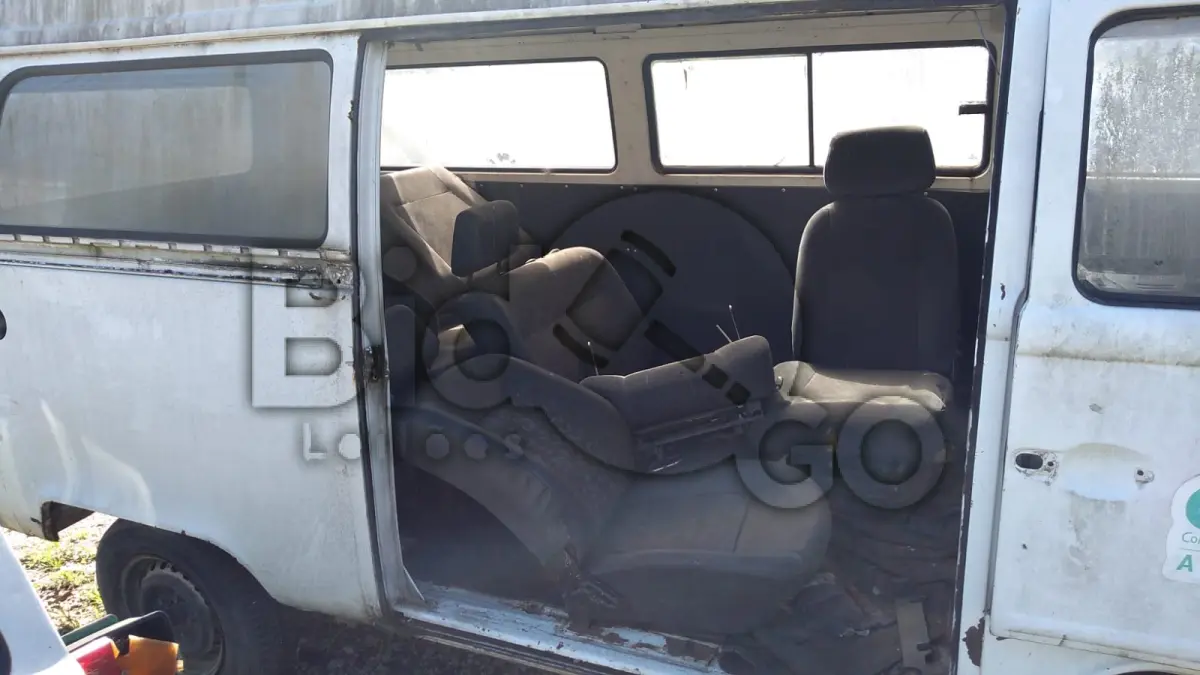 LOTE 016 - Camioneta VW/KOMBI, Ano/modelo: 2006/2007