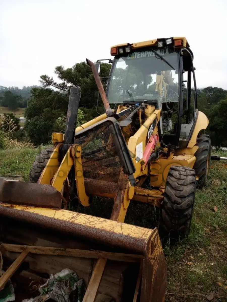 LOTE 016 - RETROESCAVADEIRA CATERPILLAR 416E