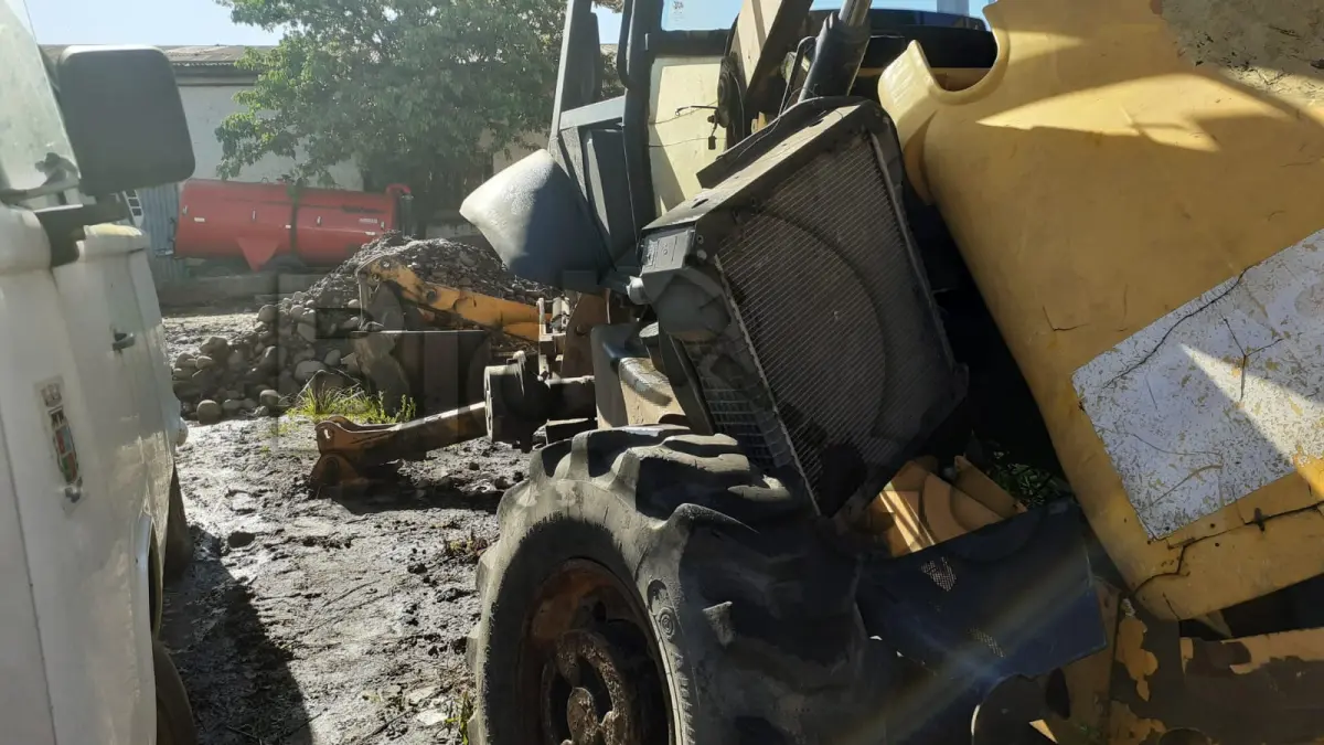 LOTE 003 - RETROESCAVADEIRA JCB 4X4 ANO 2007 MODELO 3C 92HP