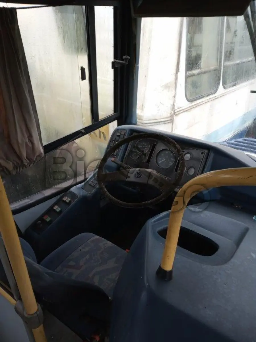 LOTE 017 - ÔNIBUS VOLKS/BUSSCAR URBANUSS U