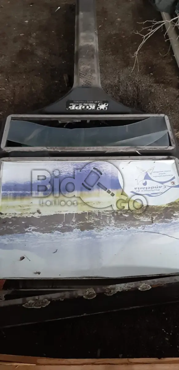 LOTE 018 - CARCAÇA DE FERRO PARA PAINEL ELETRÔNICO
