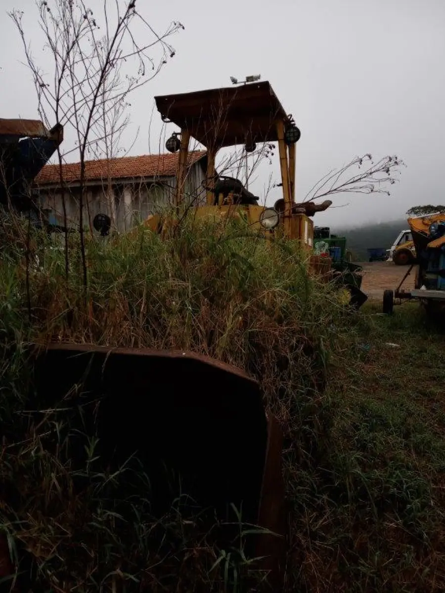 LOTE 008 - PÁ CARREGADEIRA CATERPILLAR 930T