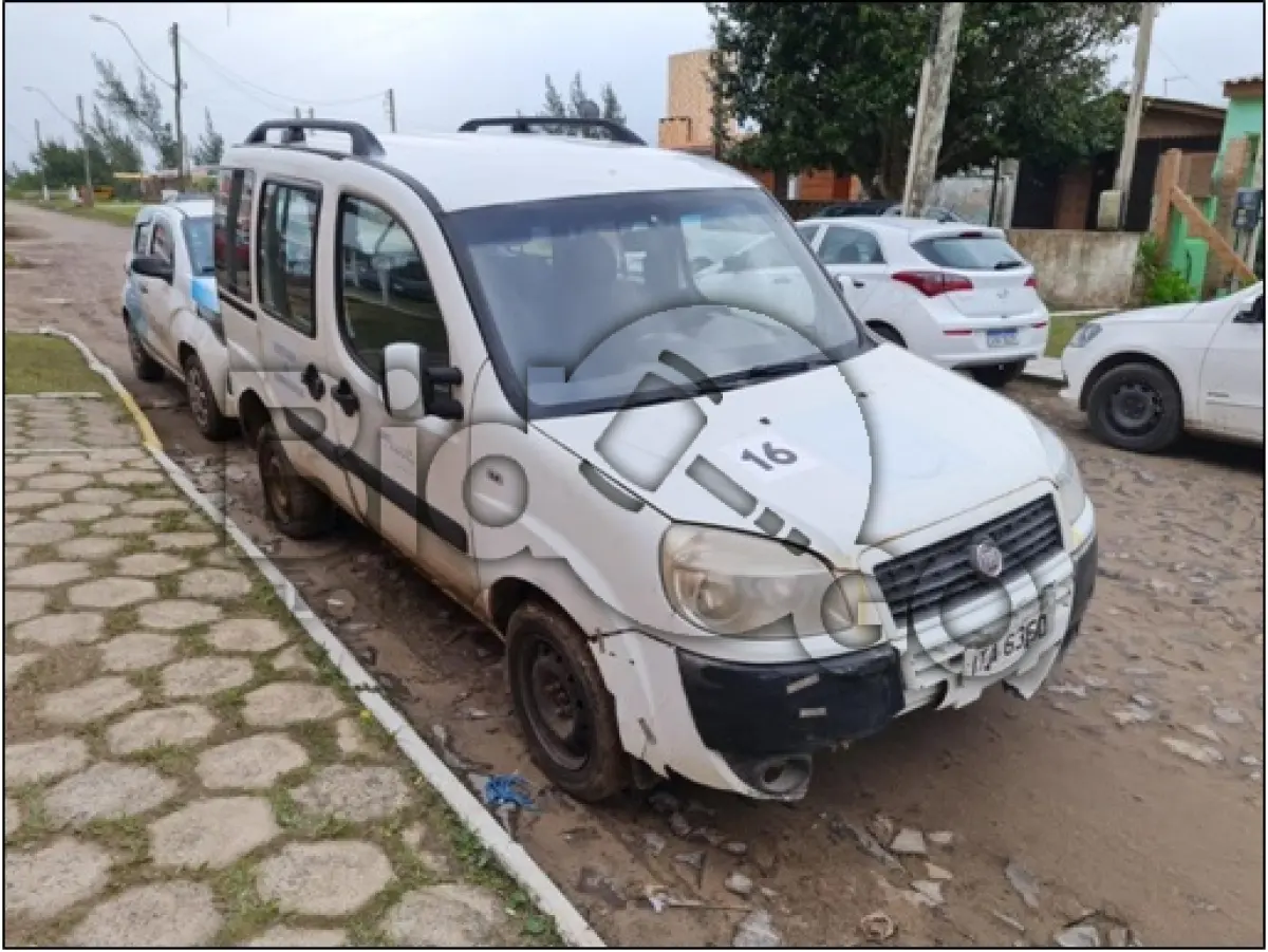 LOTE 008 - Fiat, Modelo: Doblo Attractiv, Motor: 1.4, Ano fabricação/modelo: 2012/2012