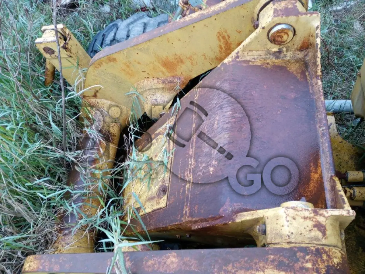 LOTE 008 - PÁ CARREGADEIRA CATERPILLAR 930T