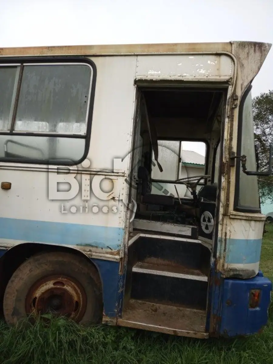 LOTE 004 - ÔNIBUS  M.BENZ/LP 1113