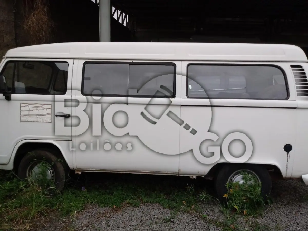 LOTE 012 - Camioneta VW/KOMBI, Ano/modelo: 2009/2010