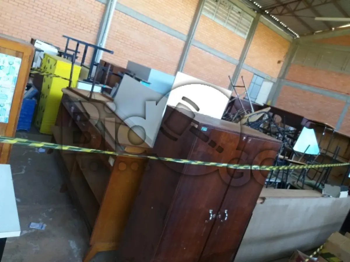 LOTE 008 - DIVERSOS   MOBILIÁRIOS