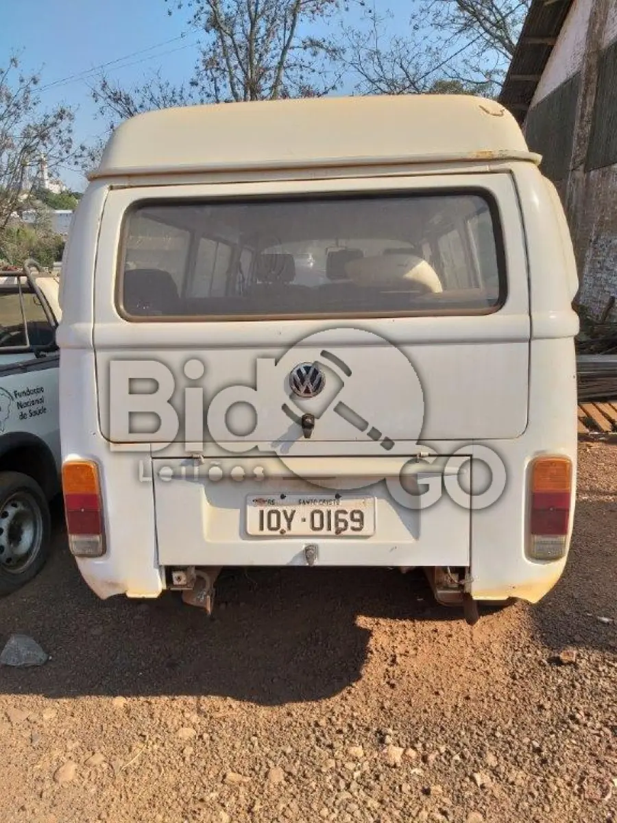 LOTE 005 - AUTOMÓVEL WOLKSWAGEN KOMBI 