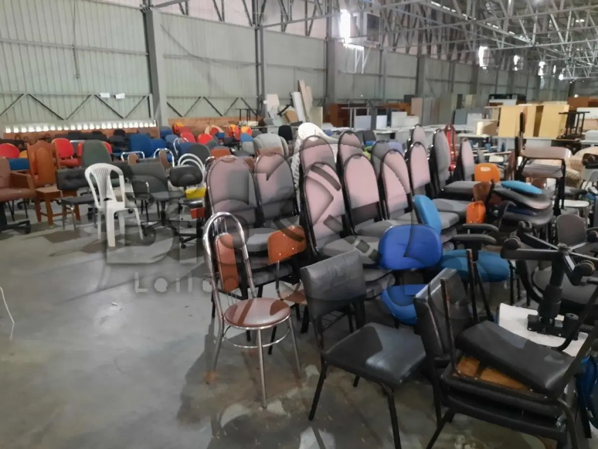 LOTE 006 - Mobiliário em geral