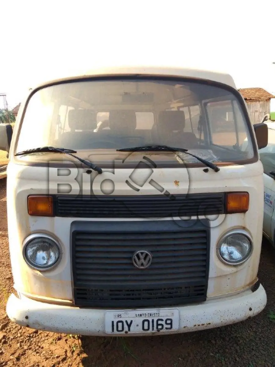 LOTE 005 - AUTOMÓVEL WOLKSWAGEN KOMBI 