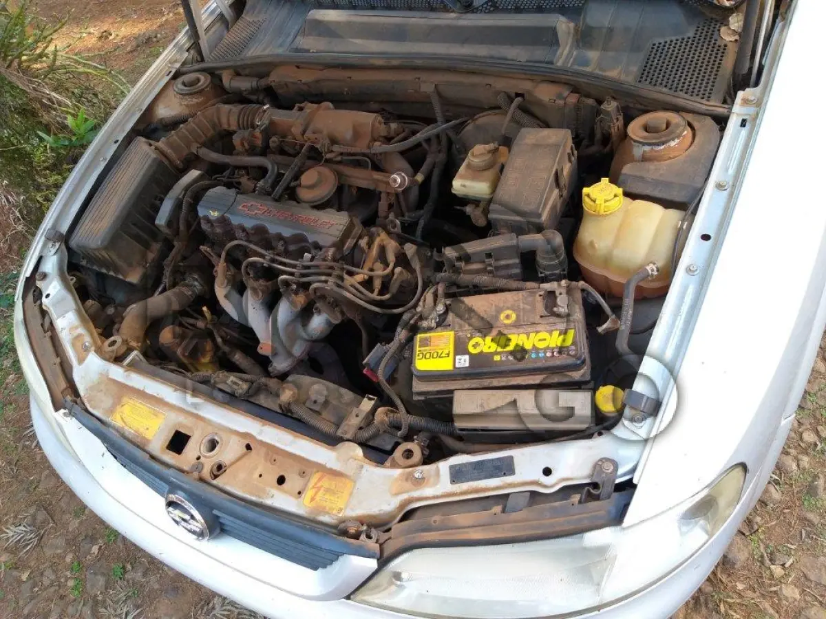 LOTE 006 - AUTOMÓVEL GM VECTRA GLS - ANO/MODELO 2002