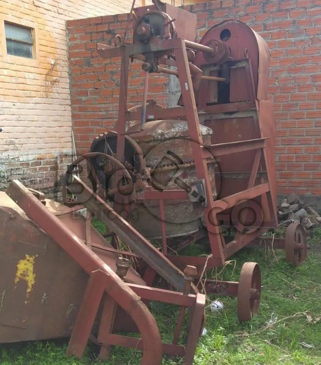 LOTE 030 - BETONEIRA 580 LITROS