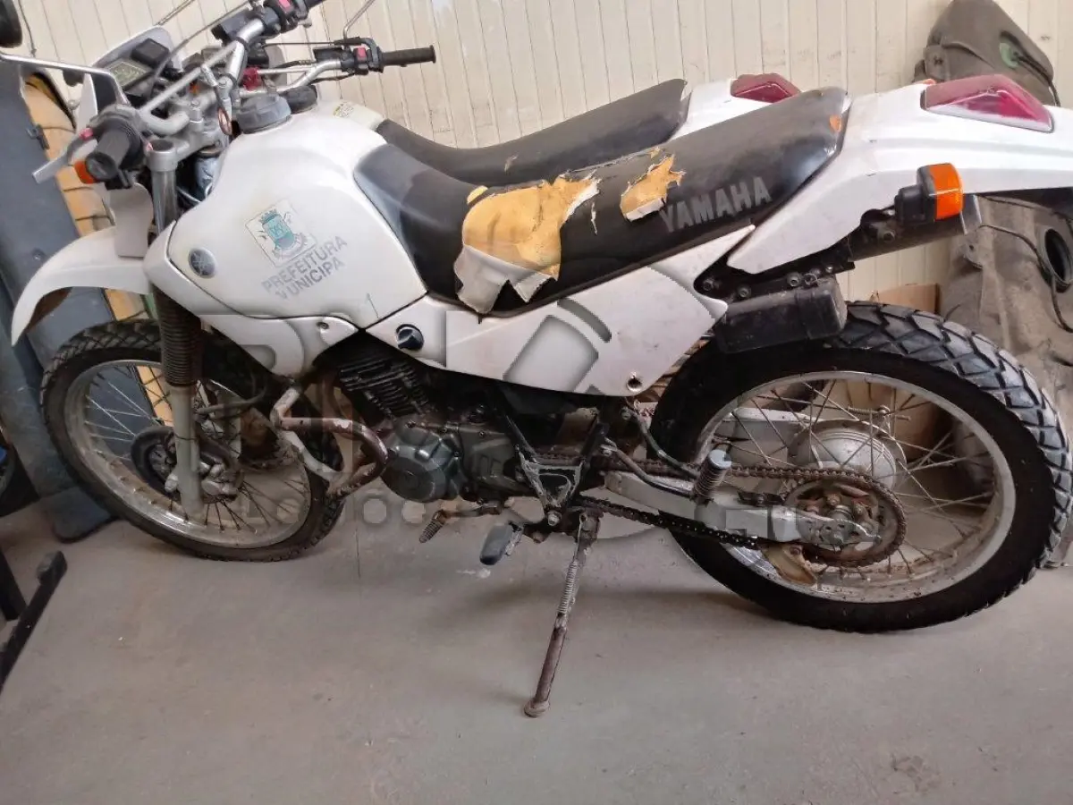 LOTE 018 - Motocicleta YAMAHA/XT 225, Ano/modelo: 2004/2004