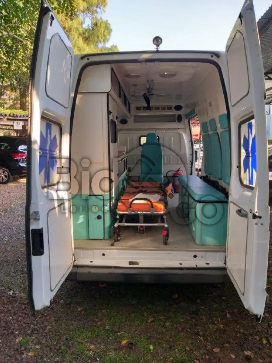 LOTE 007 - AMBULÂNCIA FORD TRANSIT TCA AMB - ANO/MODELO 2012 -