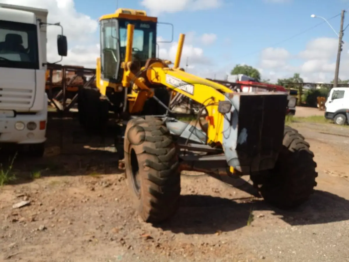 LOTE 026 - MOTONIVELADORA XCMG ** GR 180, ano:2011