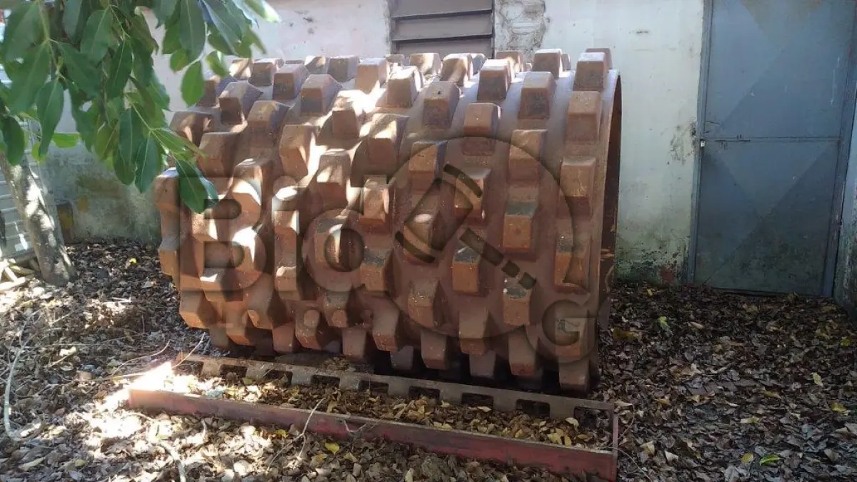 LOTE 029 - ROLO PÉ DE CARNEIRO