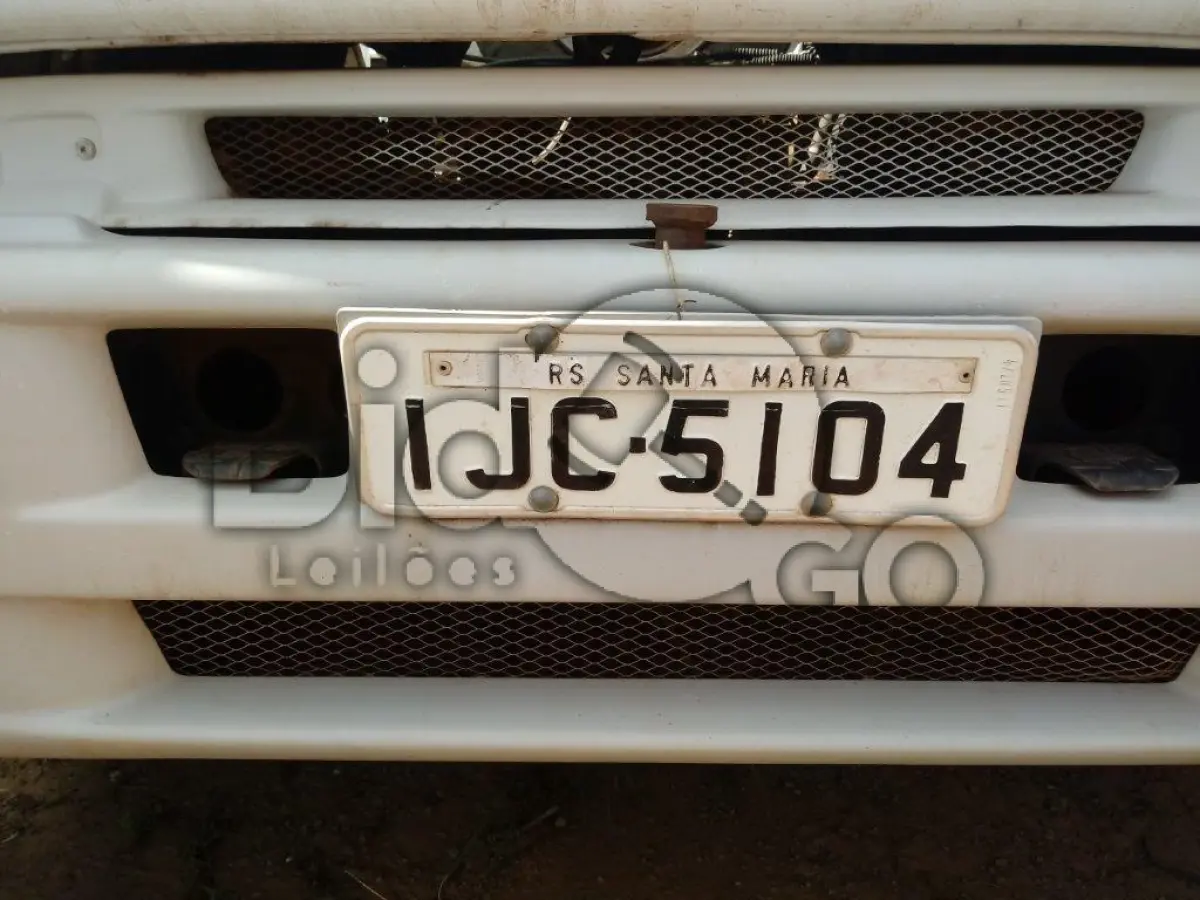 LOTE 016 - Caminhão M.BENZ/1720 K, Ano/modelo: 1999/1999, motor desmontado parcial e não original, com declaração de procedência