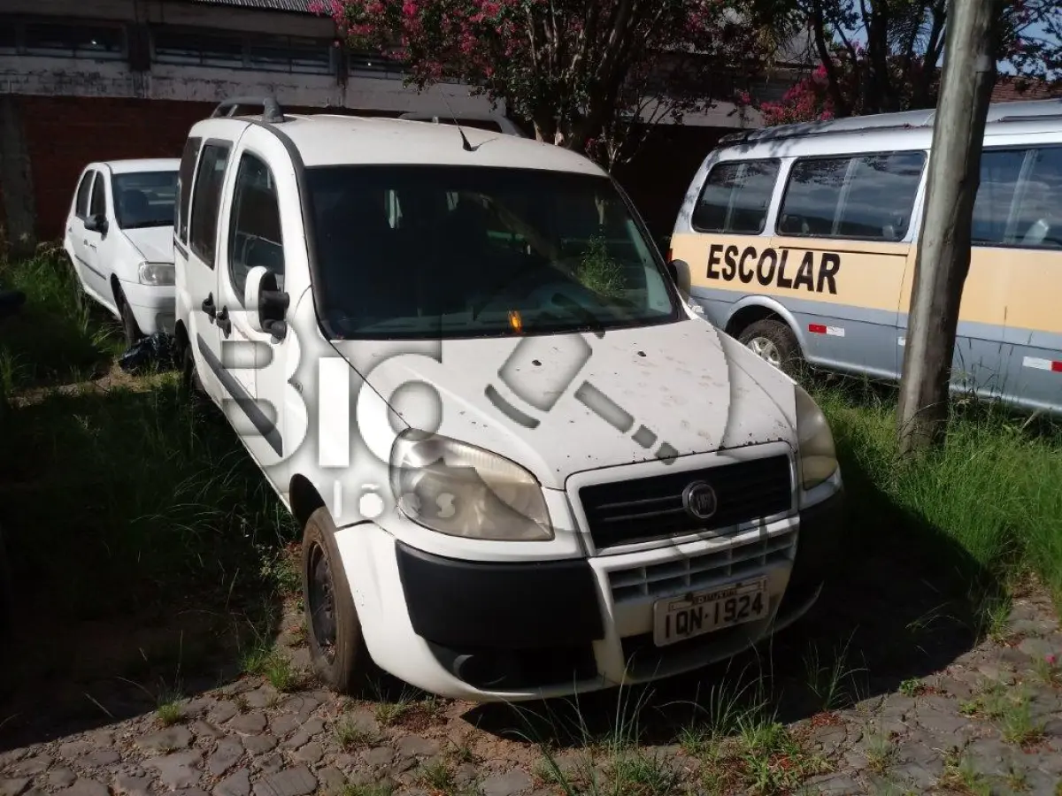 LOTE 005 - Automóvel FIAT/DOBLO HLX 1.8 FLEX, Ano/modelo: 2010/2010
