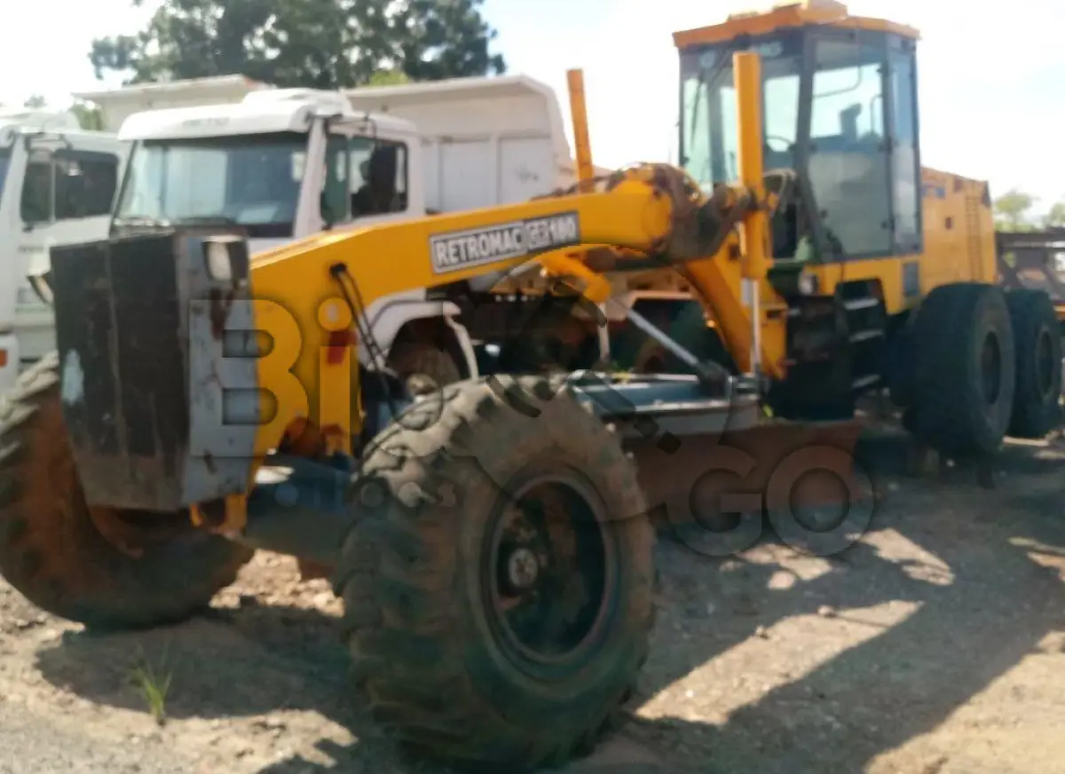 LOTE 026 - MOTONIVELADORA XCMG ** GR 180, ano:2011