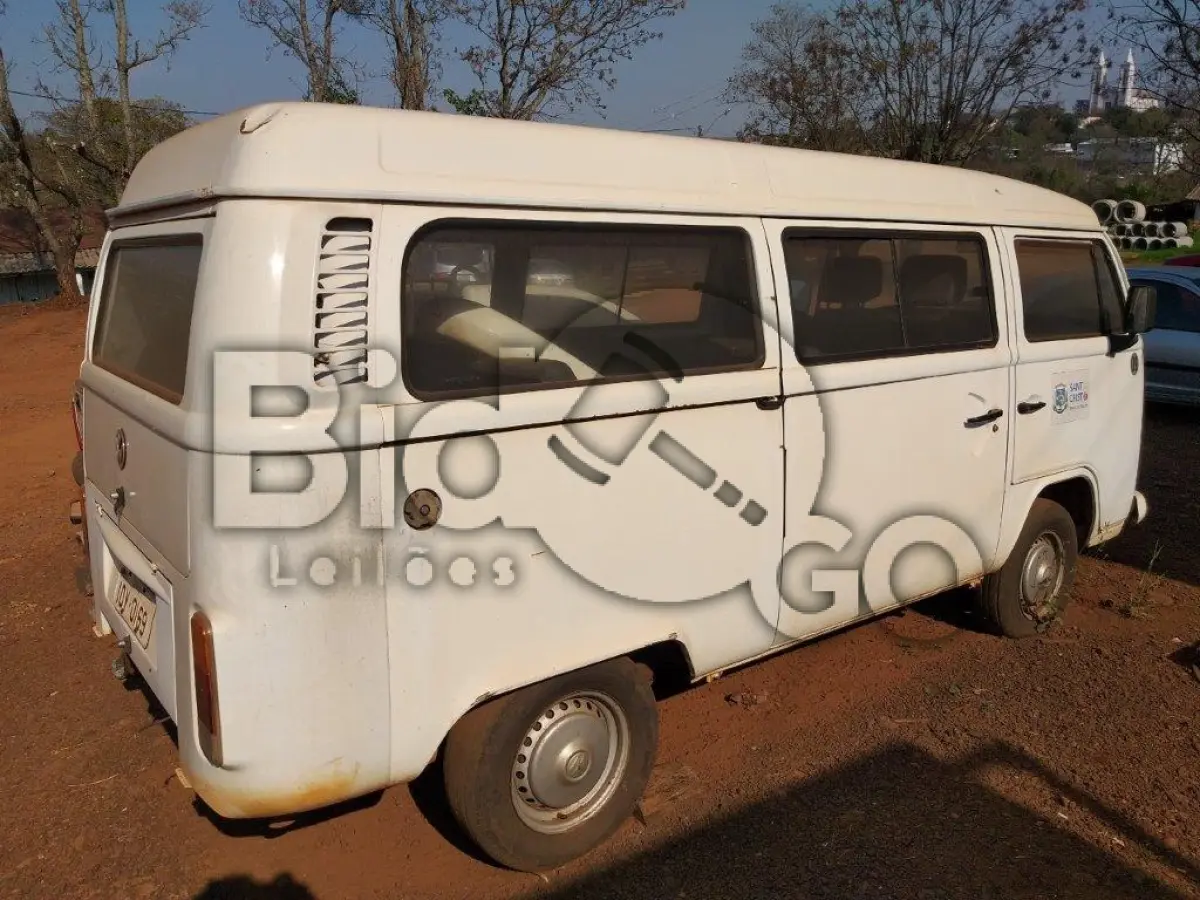 LOTE 005 - AUTOMÓVEL WOLKSWAGEN KOMBI 