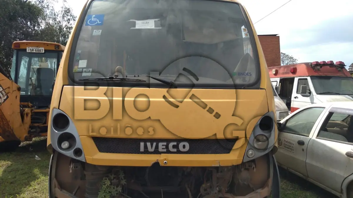 LOTE 011 - MICRO ONIBUS IVECO CITY CLASS 70C17 ANO/MODELO 2012/2013