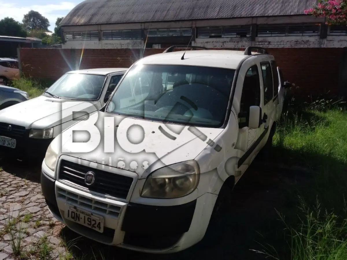 LOTE 005 - Automóvel FIAT/DOBLO HLX 1.8 FLEX, Ano/modelo: 2010/2010