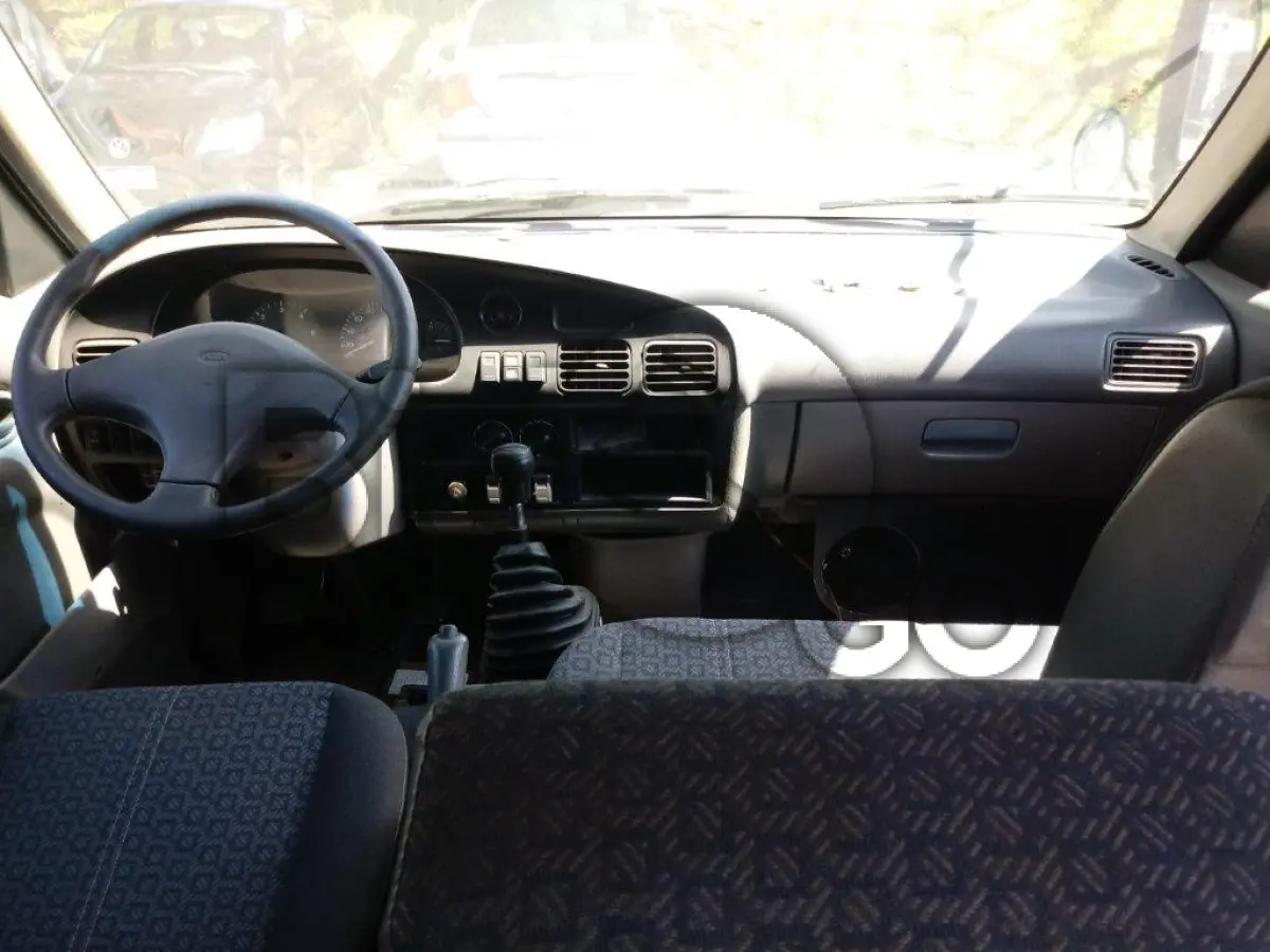 LOTE 001 - Microônibus I/KIA BESTA GS GRAND, Ano/modelo: 2004/2004