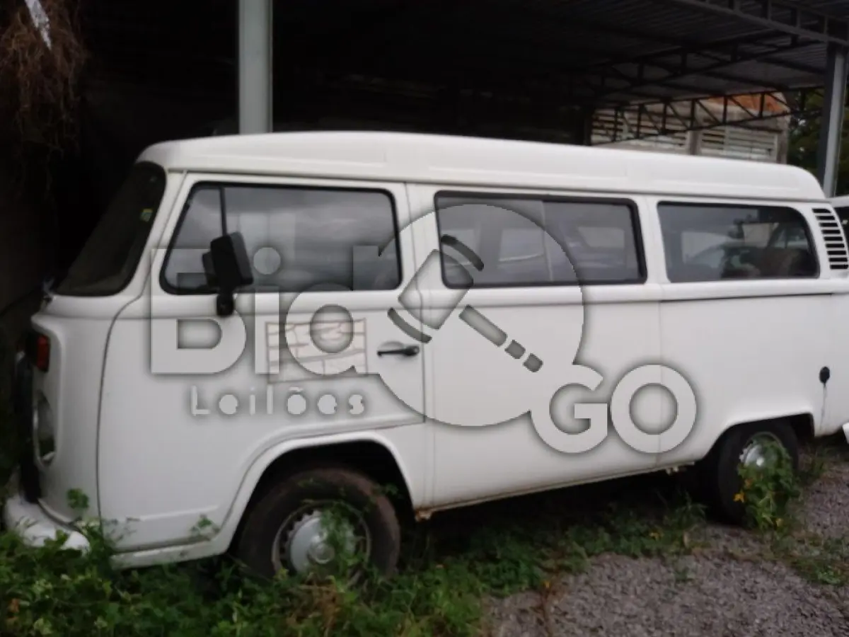 LOTE 012 - Camioneta VW/KOMBI, Ano/modelo: 2009/2010