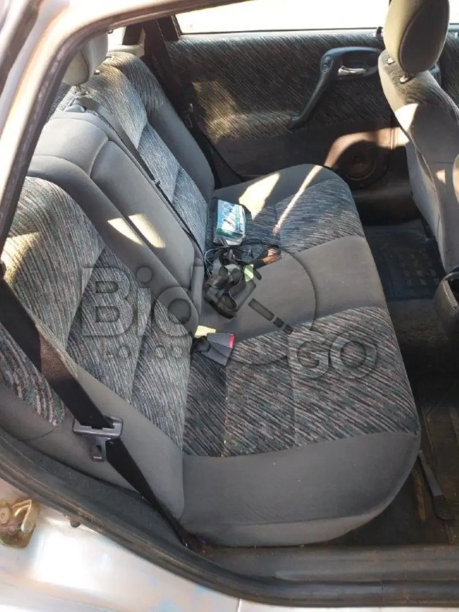 LOTE 006 - AUTOMÓVEL GM VECTRA GLS - ANO/MODELO 2002