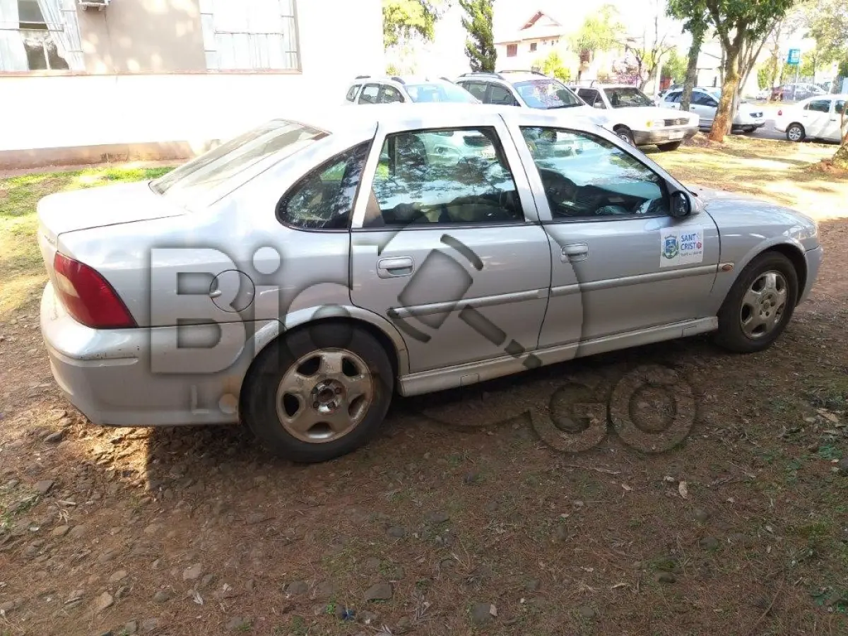 LOTE 006 - AUTOMÓVEL GM VECTRA GLS - ANO/MODELO 2002