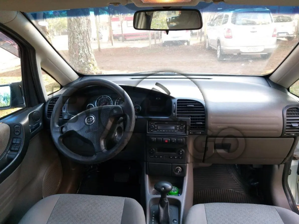LOTE 003 - AUTOMÓVEL GM ZAFIRA EXPRESS 2.0 - ANO 2011