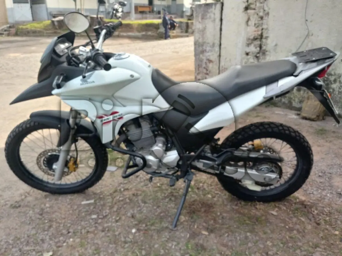 LOTE 022 - Motocicleta HONDA/XRE 300, Ano/modelo: 2012/2012