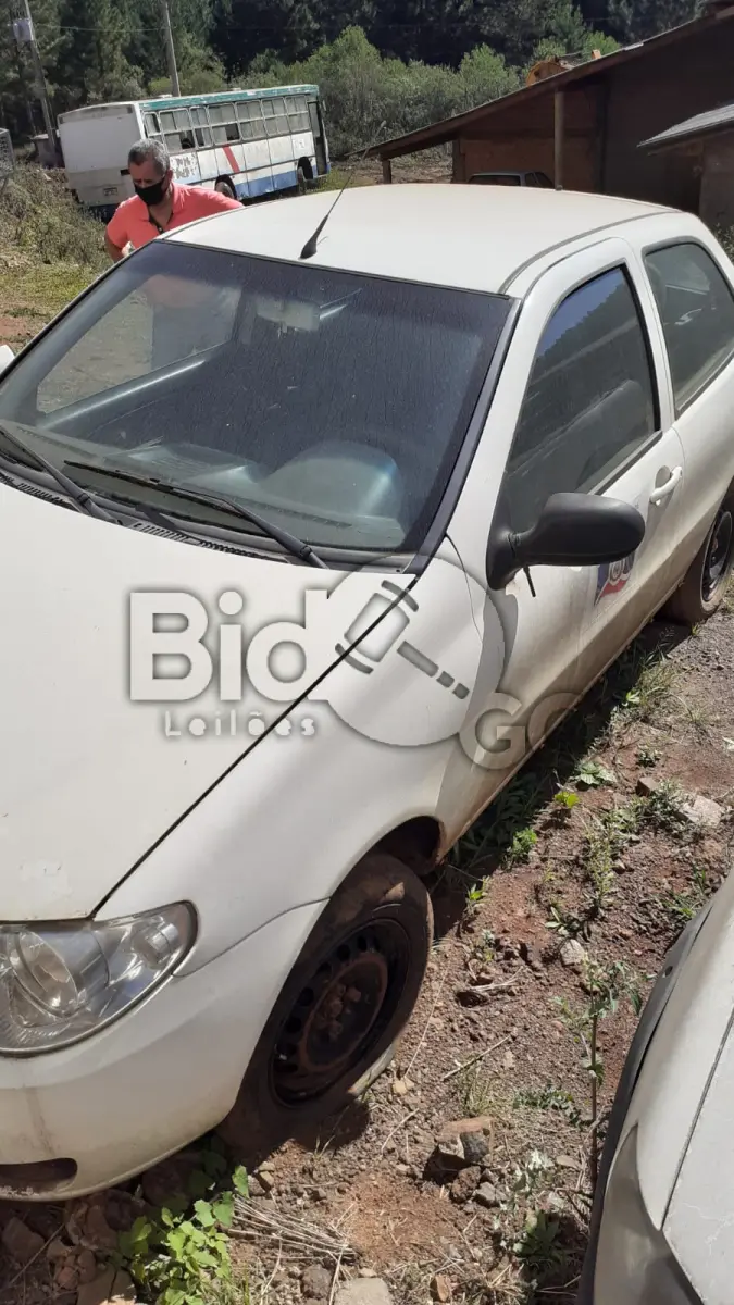 LOTE 016 - AUTOMOVEL FIAT/PALIO FIREFabricação/Modelo: 2014/2015, Combustível: 