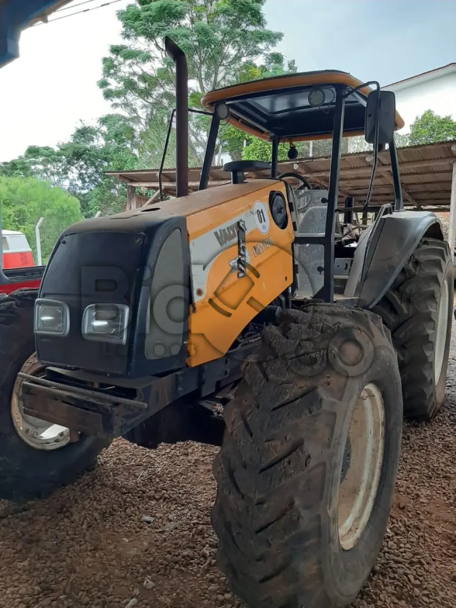 LOTE 020 - TRATOR VALTRA MOTOR NOVO BM100
