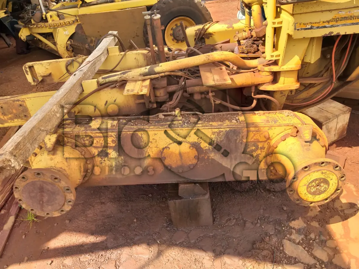 LOTE 010 - MOTONIVELADORA CATERPILLAR 120G