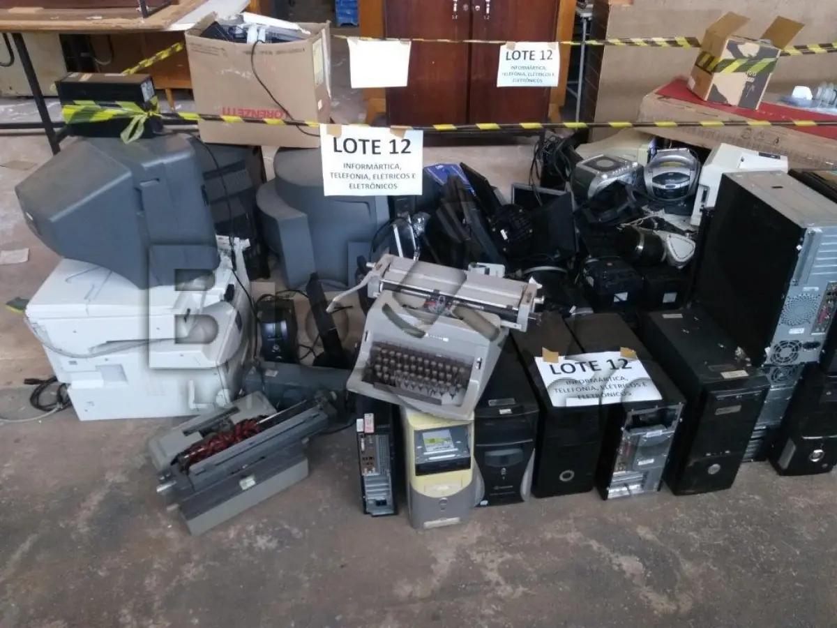 LOTE 012 - DIVERSOS EQUIPAMENTOS DE INFORMÁRTICA