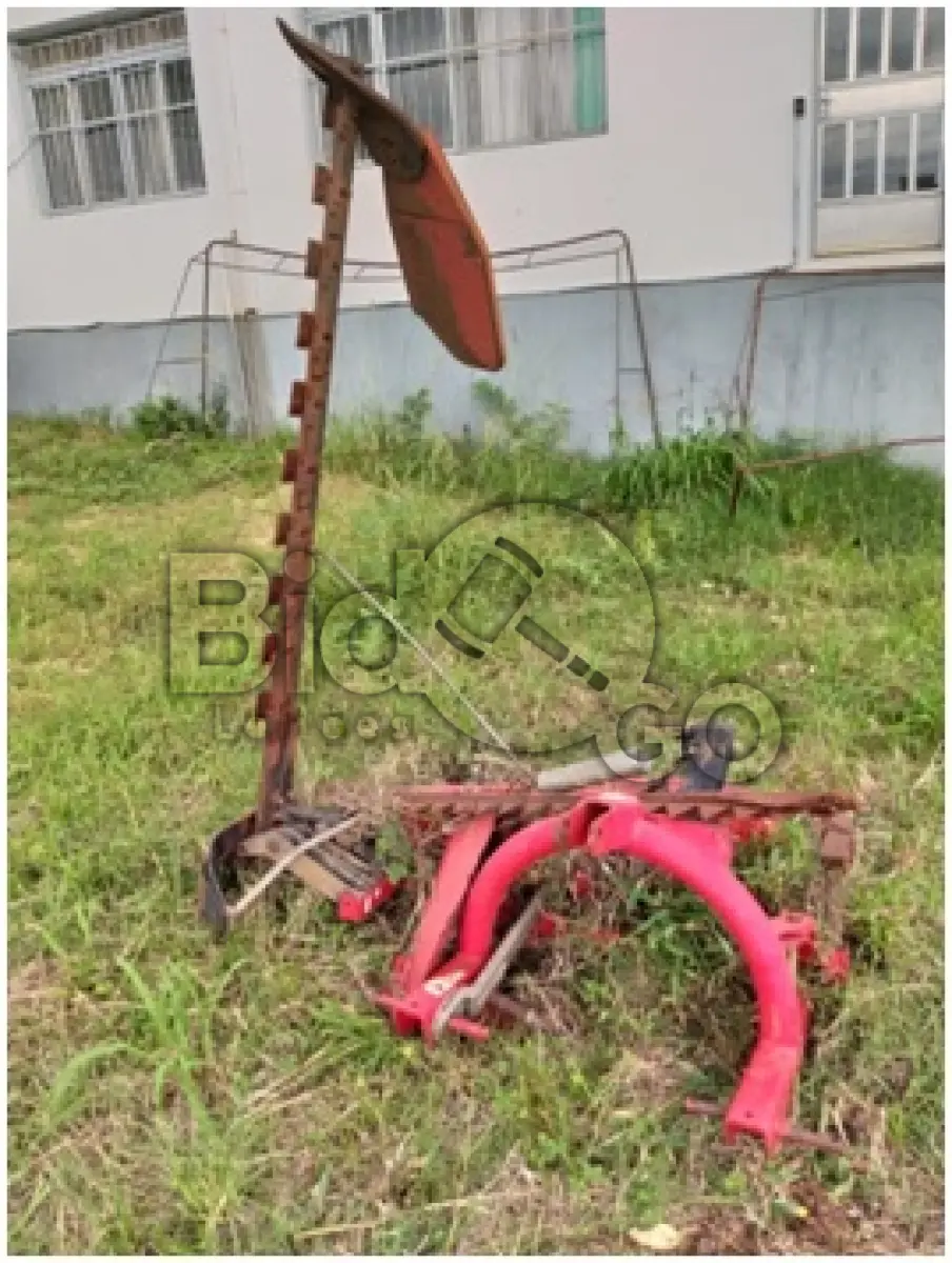 LOTE 018 - SEGADEIRA COM EIXO CARDA (COM BARRA DE NAVALHA)