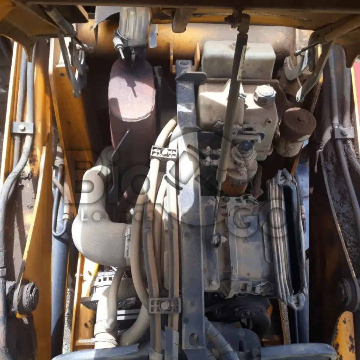 LOTE 001 - Retroescavadeira marca JCB, modelo 3C Plus, ano de fabricação 2014